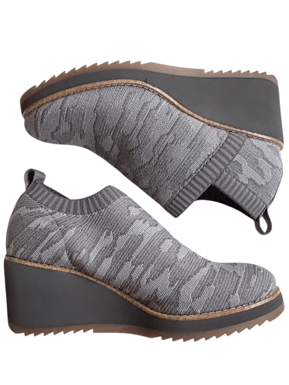 EUC Sofft Elesia Slip-On Wedges Grey Size 7.5